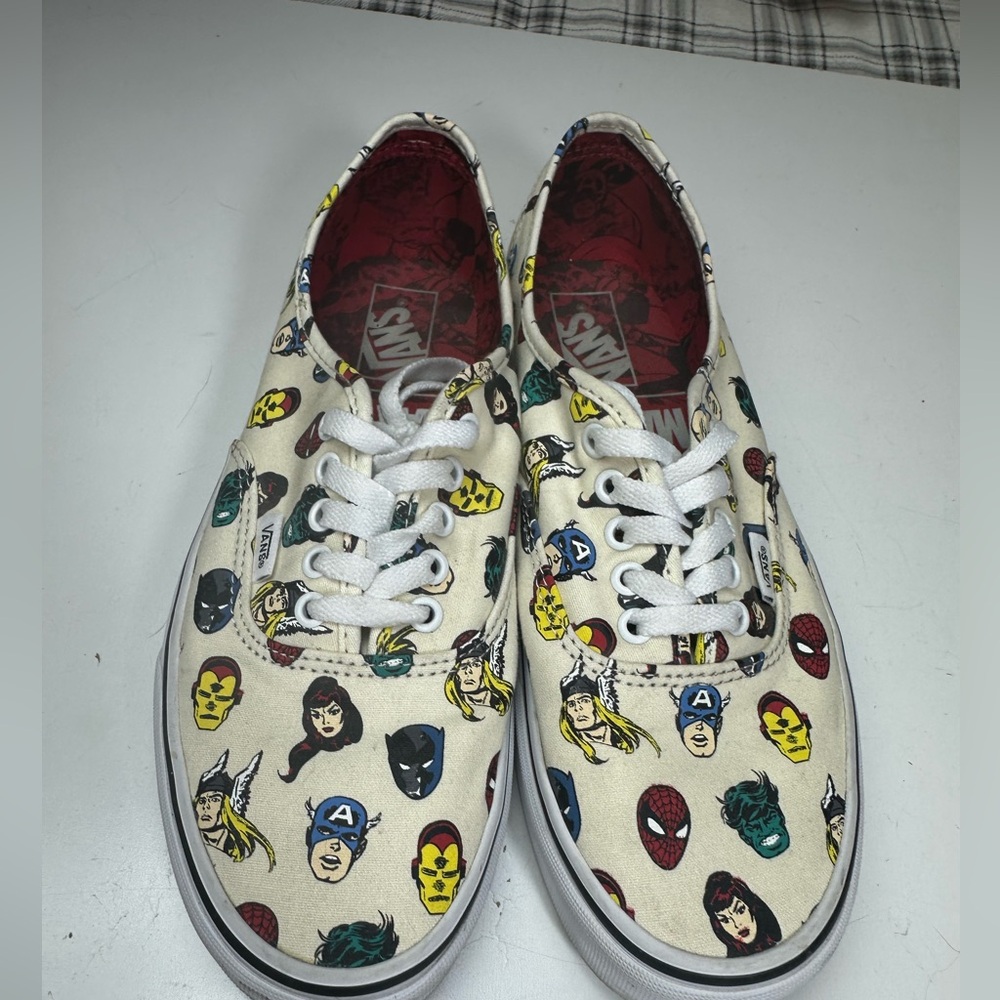 VansMarvel x Authentic 'Marvel Heads' Avengers Off White LaceUp Mens Sneakers 10 - Picture 5 of 15